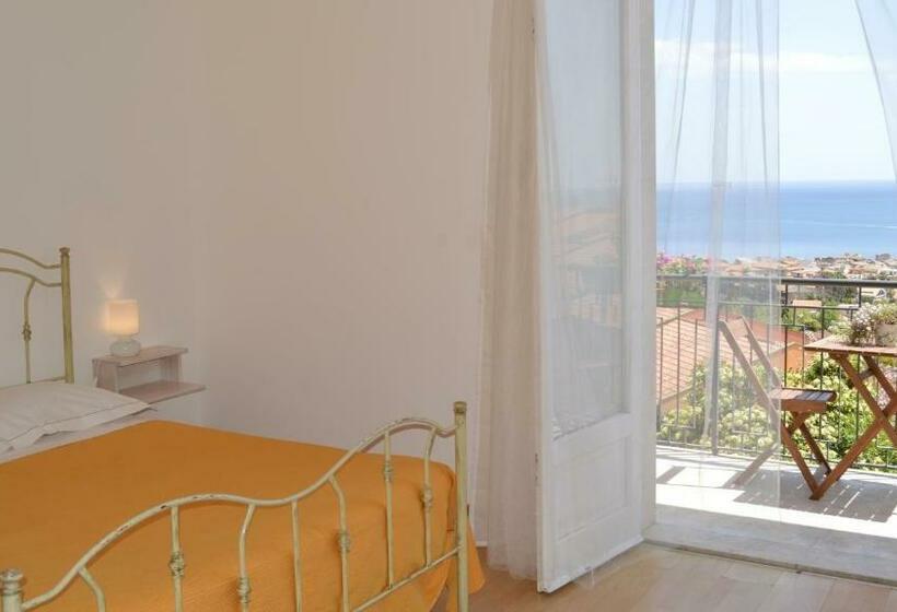 Номер Комфорт Вид на Море, Pupi Catania Etna B&b