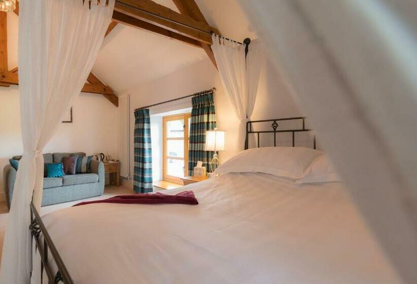 جناح, The Old Dairy At Bishops Barton