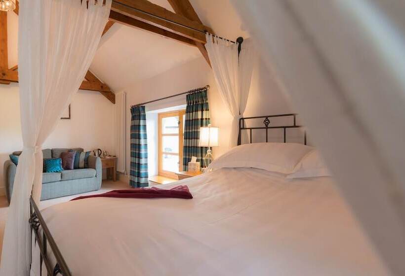 جناح, The Old Dairy At Bishops Barton