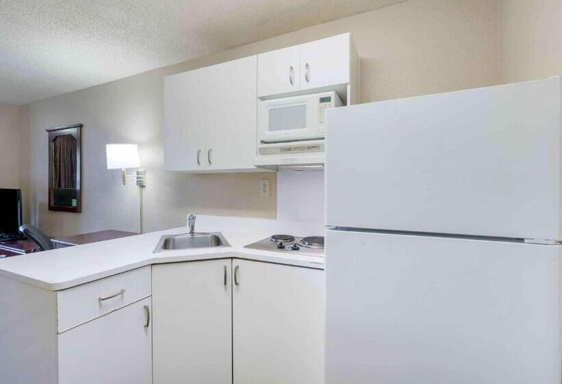 Standard Studio King Bed, Extended Stay America Select Suites Orlando Maitland 1760 Pembrook Dr