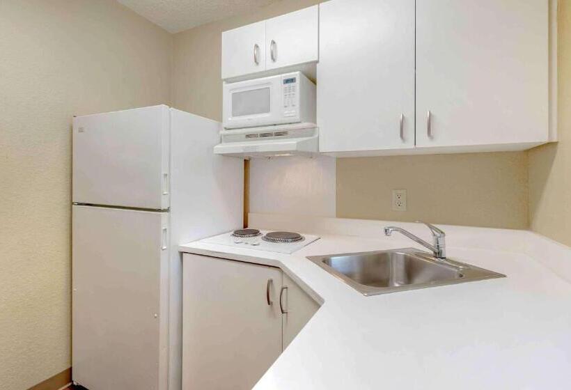 Студия Стандарт, Extended Stay America Select Suites   Orlando   Maitland   1760 Pembrook Dr