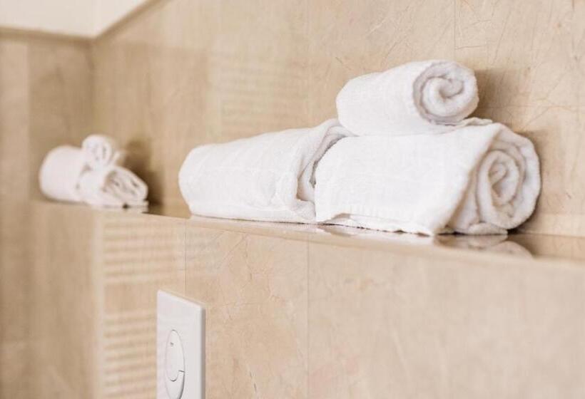 חדר קומפורט לשלושה, Aqua Montis Resort & Spa