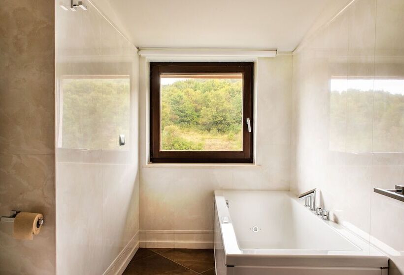 סוויטה דלוקס, Aqua Montis Resort & Spa