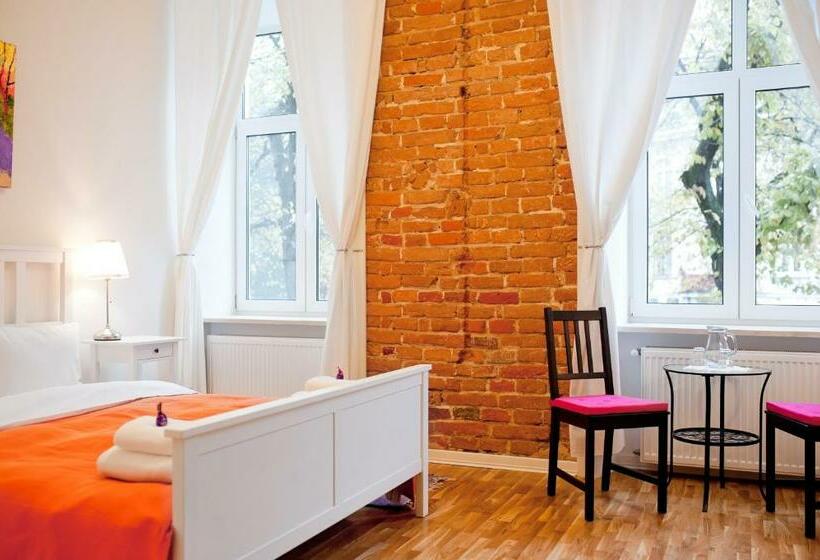 اتاق سوپریور, Danylo Inn