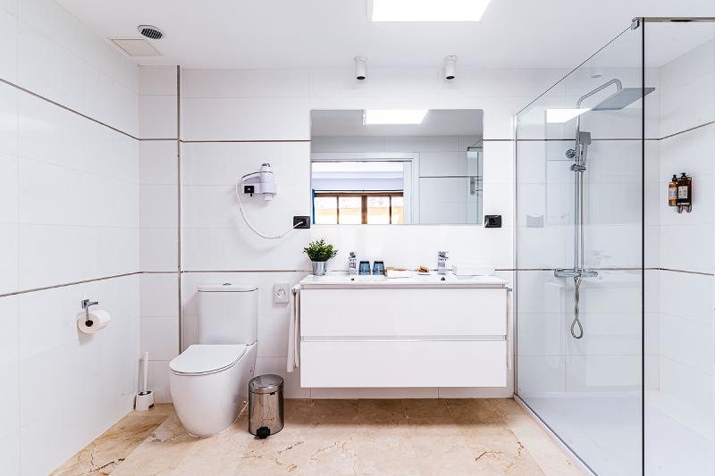 استودیوی سوپریور, Dream Chiado Apartments