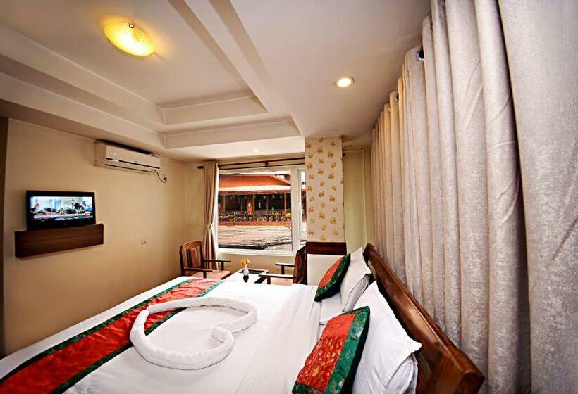 اتاق لوکس یک تخته, Friend S Home