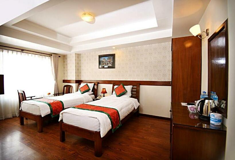 اتاق لوکس, Friend S Home