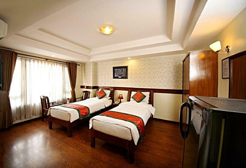 اتاق لوکس, Friend S Home