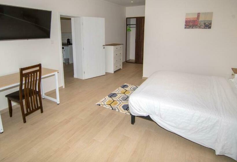 سوئیت 2 خوابه, New Brookfields