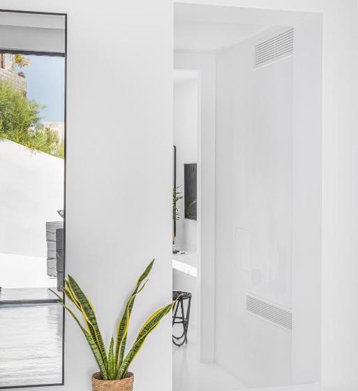 Полулюкс с Бассейном, Tagoo Black Mykonos