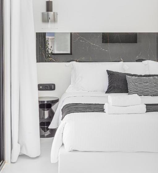 Полулюкс с Бассейном, Tagoo Black Mykonos