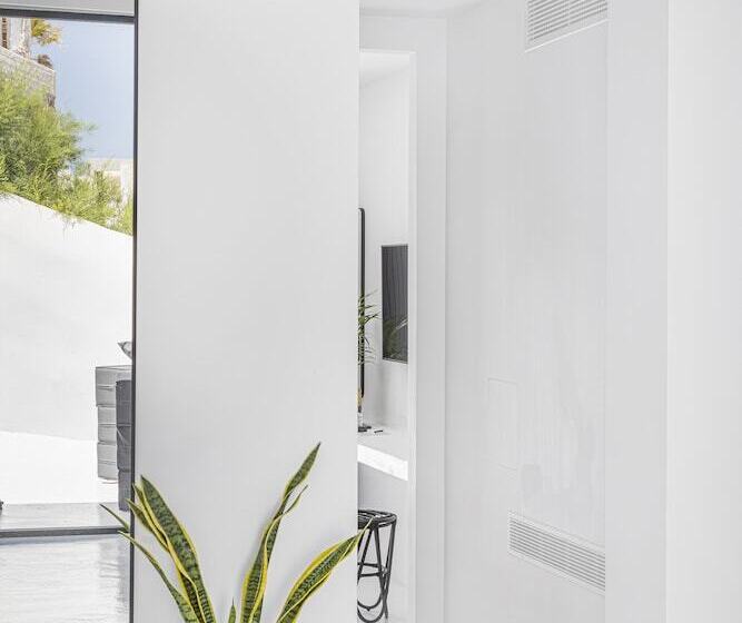 Полулюкс с Бассейном, Tagoo Black Mykonos