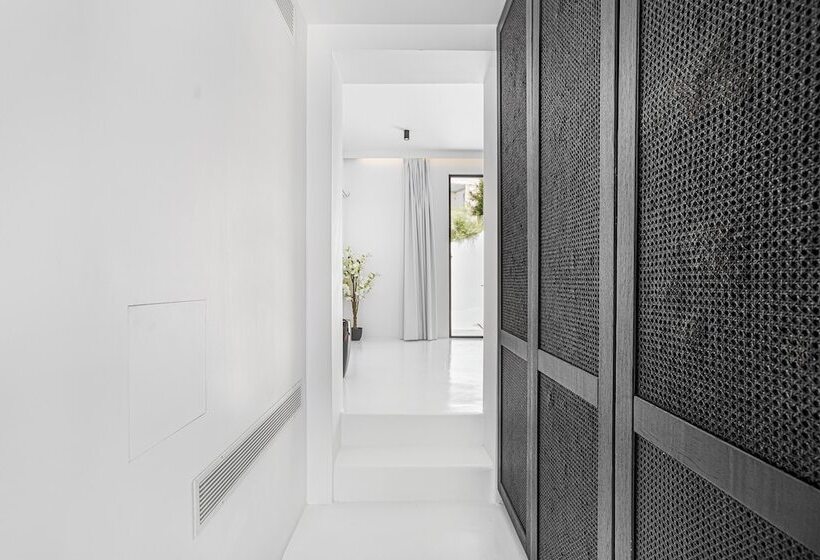 Полулюкс с Бассейном, Tagoo Black Mykonos