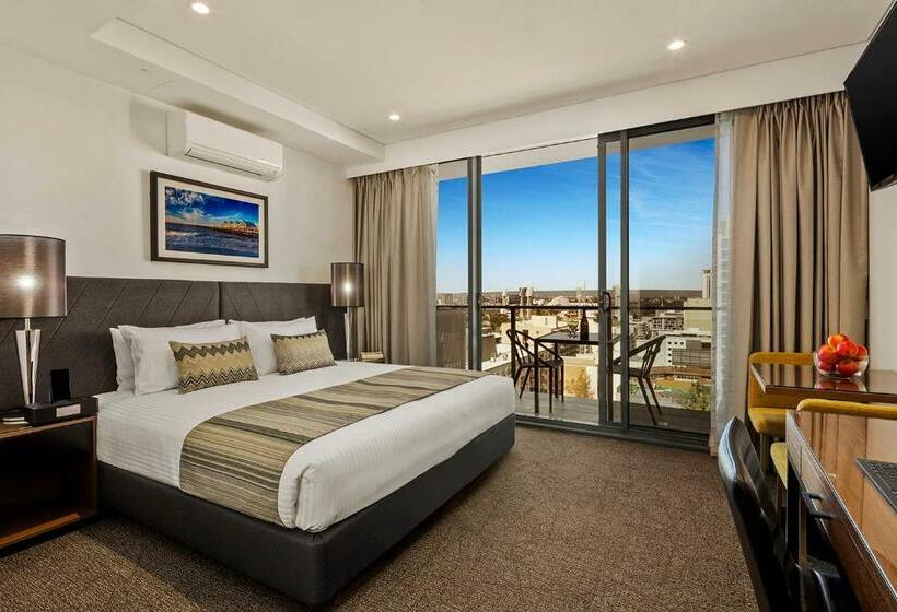 Студия Стандарт, Quest East Perth