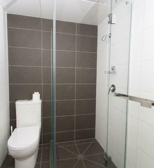 استوديو إدارى, Aurora On George