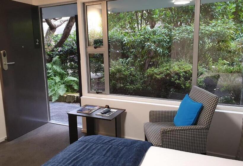 إستوديو قياسى, Aurora On George