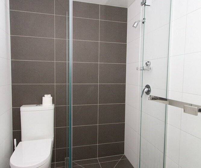 استوديو إدارى, Aurora On George