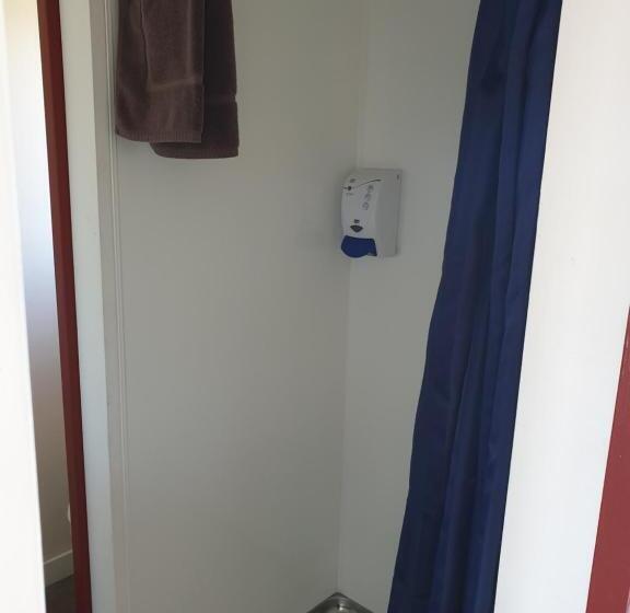 إستوديو قياسى سرير كينج, Oxford Court Motel