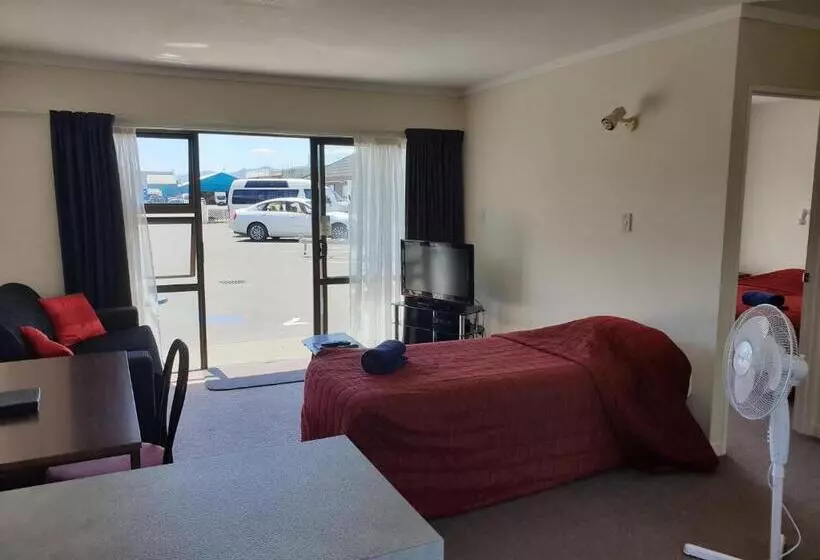 Huoneisto 1 Makuuhuone, Oxford Court Motel