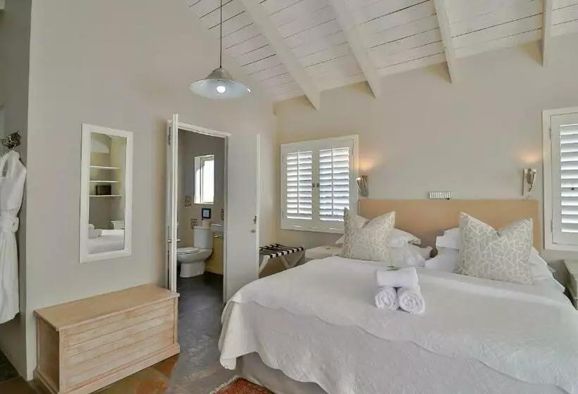 キングサイズベッドのスタンダードルーム, Hermanus Lodge On The Green Solar Power