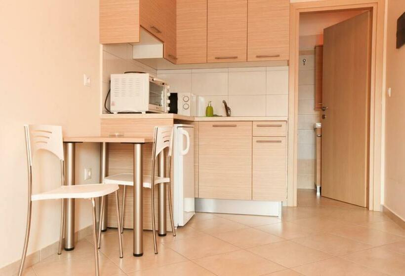 ベーシックワンルーム, Skiathos Somnia