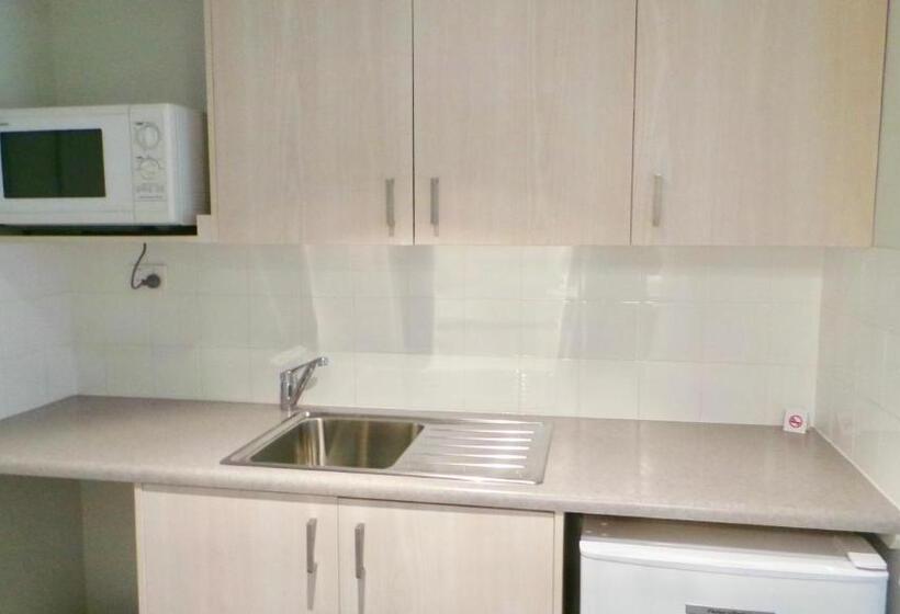 סטודיו דלוקס, The Horatio Motel Mudgee