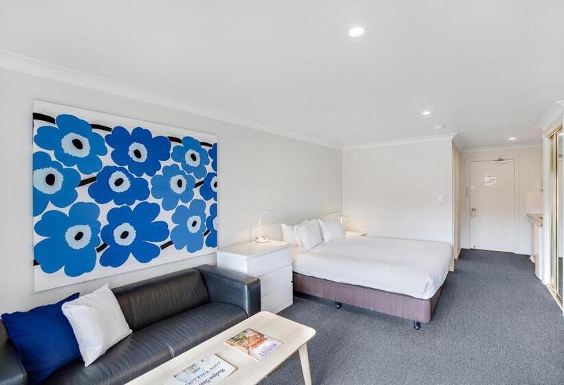 סטודיו דלוקס, The Horatio Motel Mudgee