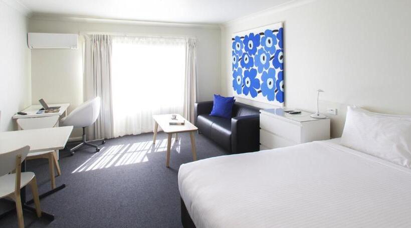 סטודיו דלוקס, The Horatio Motel Mudgee