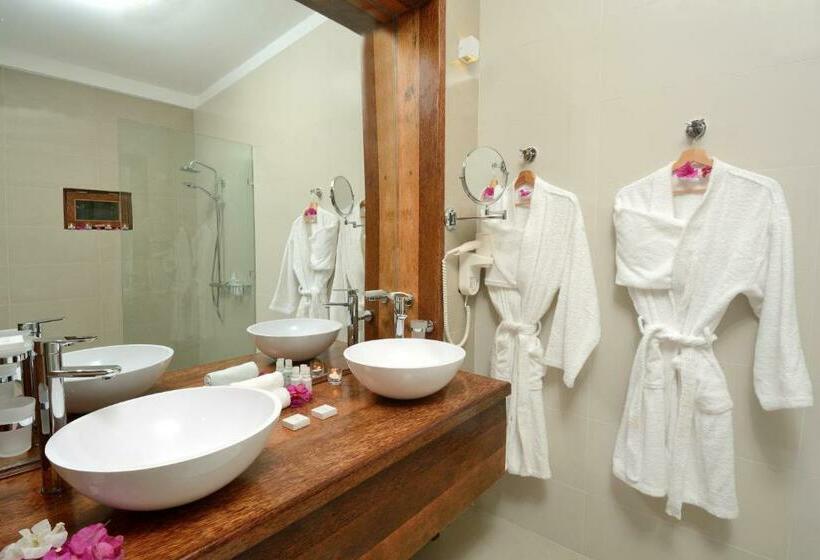 بنجلو ديلوكس, Tulia Zanzibar Unique Beach Resort