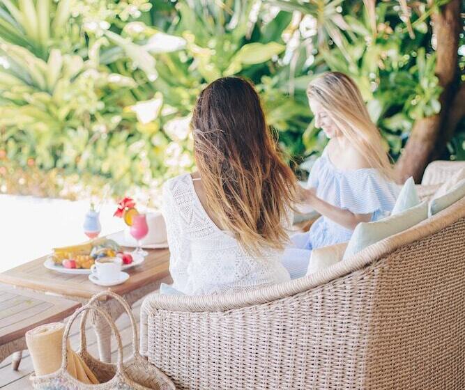 فيلا ديلوكس غرفة نوم واحدة مطلة على البحر, Tulia Zanzibar Unique Beach Resort