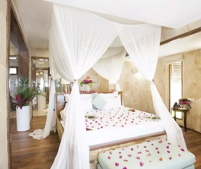 オーシャンビューのデラックス１ベッドルームビラ, Tulia Zanzibar Unique Beach Resort