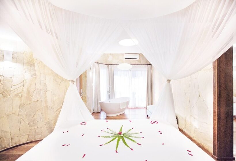 فيلا ديلوكس غرفة نوم واحدة مطلة على البحر, Tulia Zanzibar Unique Beach Resort