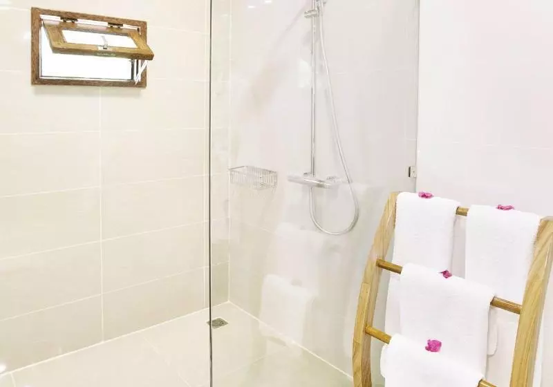 デラックスバンガロー, Tulia Zanzibar Unique Beach Resort