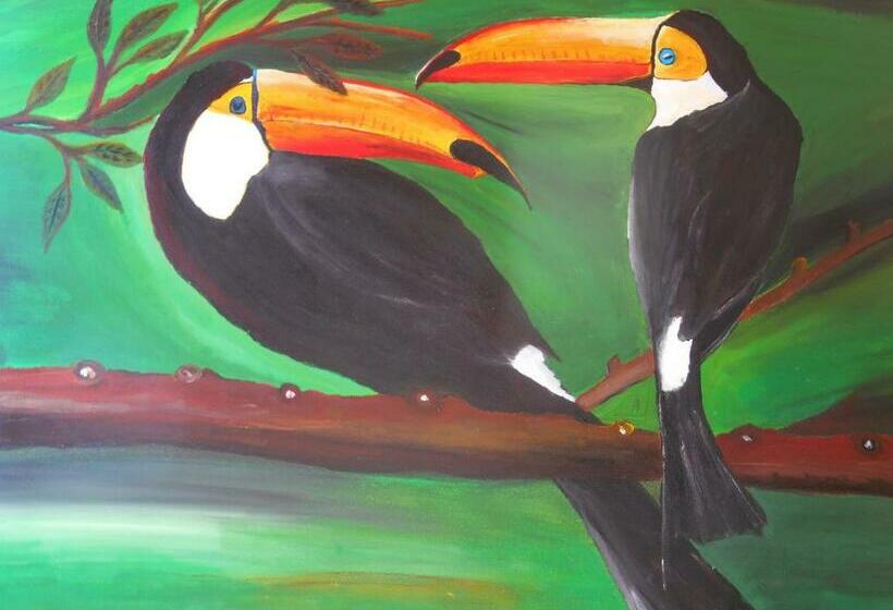 غرفة أساسية, La Casa Amarilla