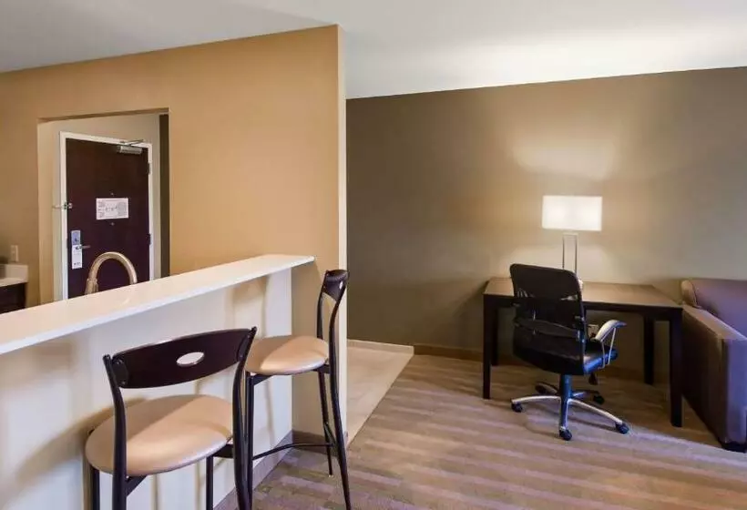 キングサイズベッドのスイートルーム, Best Western Plus Thornburg Inn & Suites