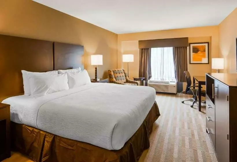 キングサイズベッドのスタンダードルーム, Best Western Plus Thornburg Inn & Suites