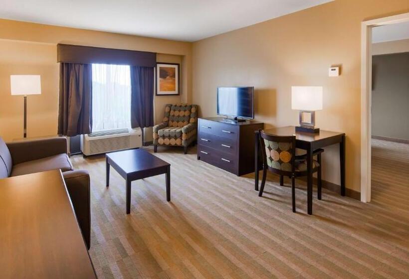 جناح لذوى الاحتياجات الخاصة, Best Western Plus Thornburg Inn & Suites