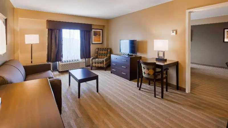 キングサイズベッドのスイートルーム, Best Western Plus Thornburg Inn & Suites
