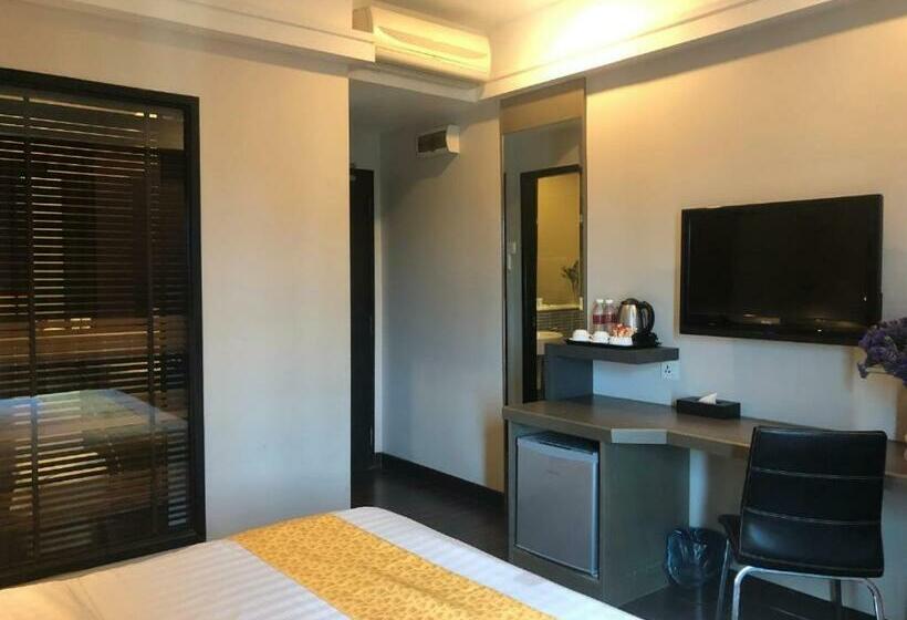 חדר דלוקס, De