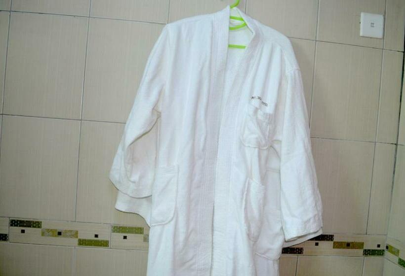 اتاق لوکس, Mt. Zion