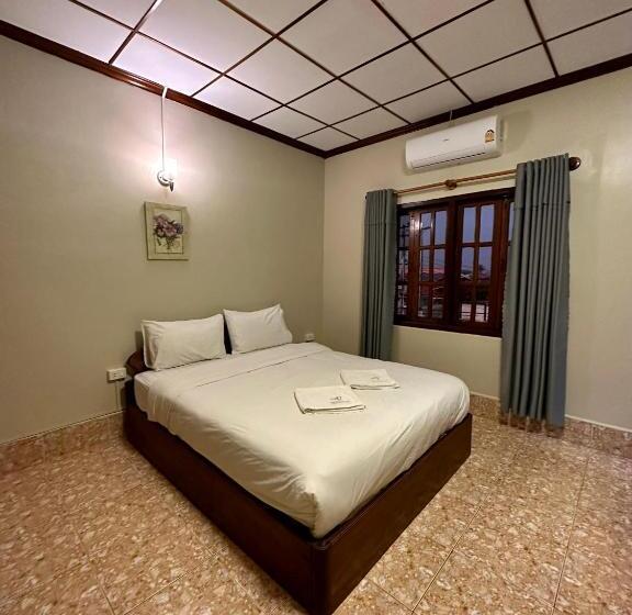 חדר סופריור, Phaythavone