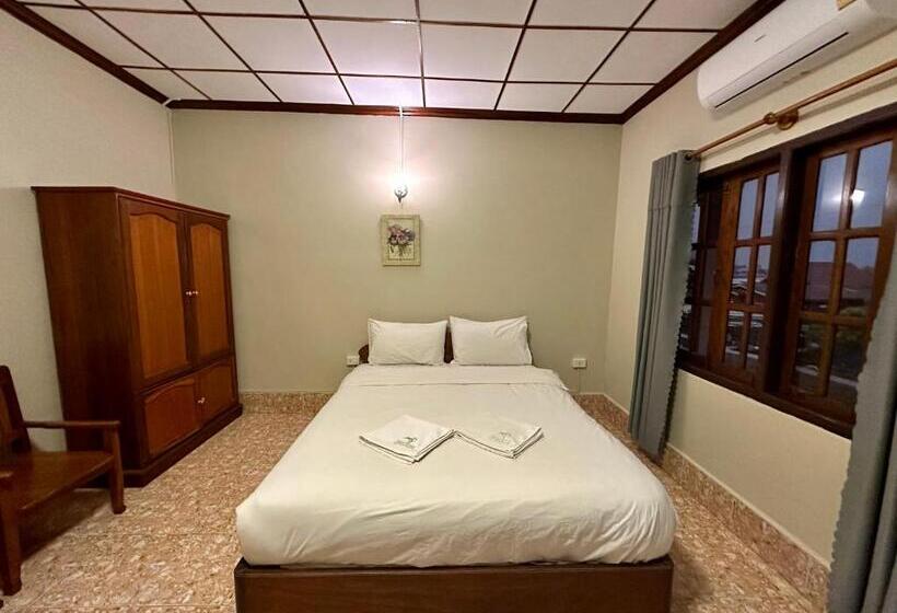 חדר סופריור, Phaythavone