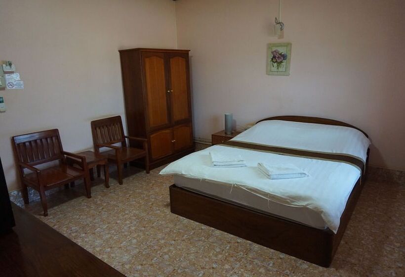 חדר סטנדרט, Phaythavone