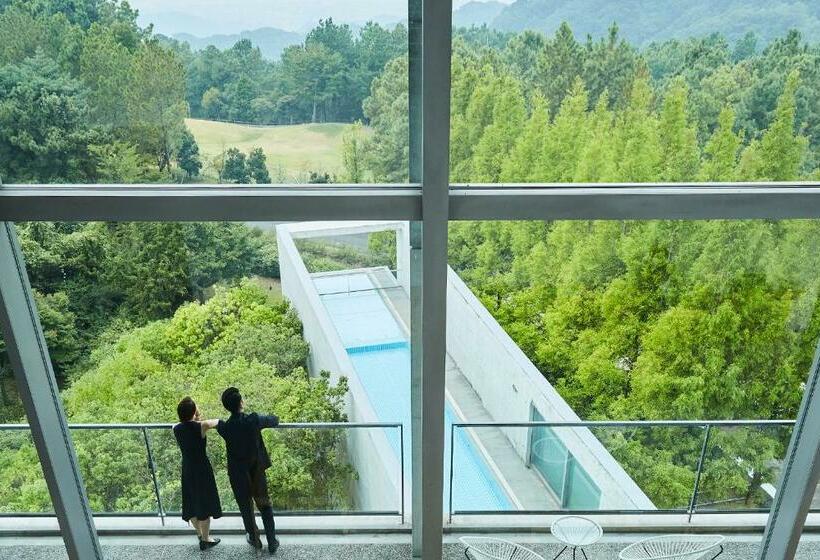 סוויטה נשיאותית, Setouchi Retreat By Onko Chishin