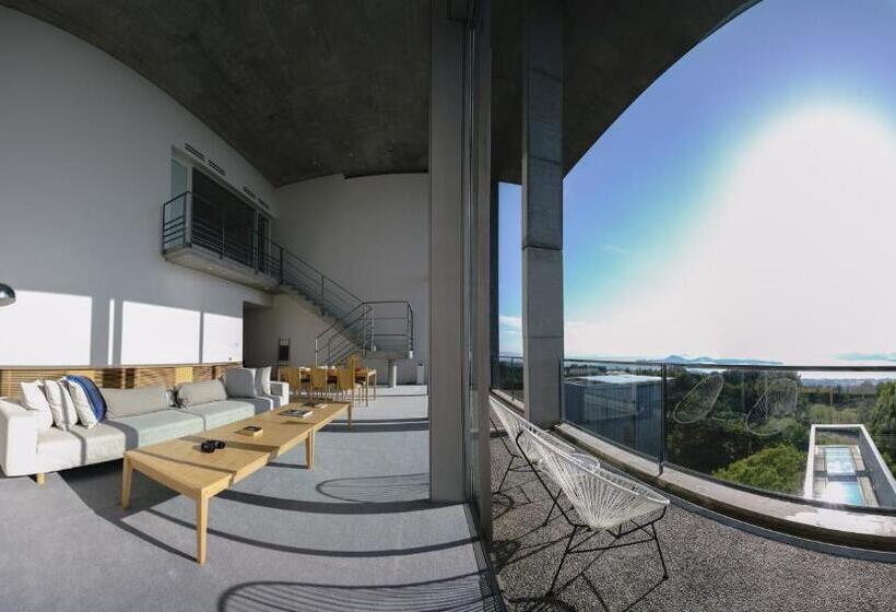 סוויטה נשיאותית, Setouchi Retreat By Onko Chishin