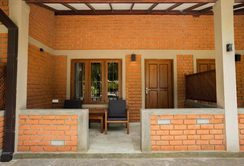 Номер Стандарт Вид на Бассейн, Malala Retreat