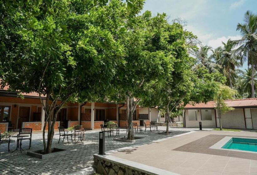 Номер Стандарт Вид на Бассейн, Malala Retreat