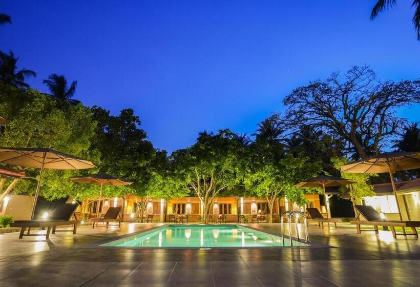 Номер Стандарт Вид на Бассейн, Malala Retreat