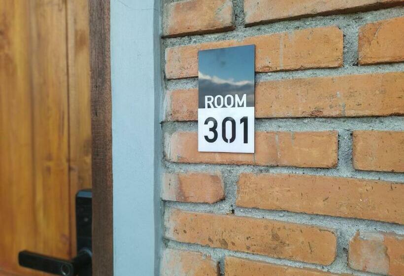 חדר סטנדרט נוף להרים, Nobody Inn Bali At Arya Guest House