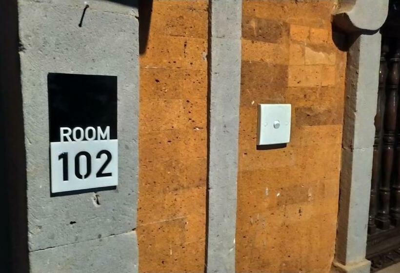 חדר סטנדרט נוף לגינה, Nobody Inn Bali At Arya Guest House